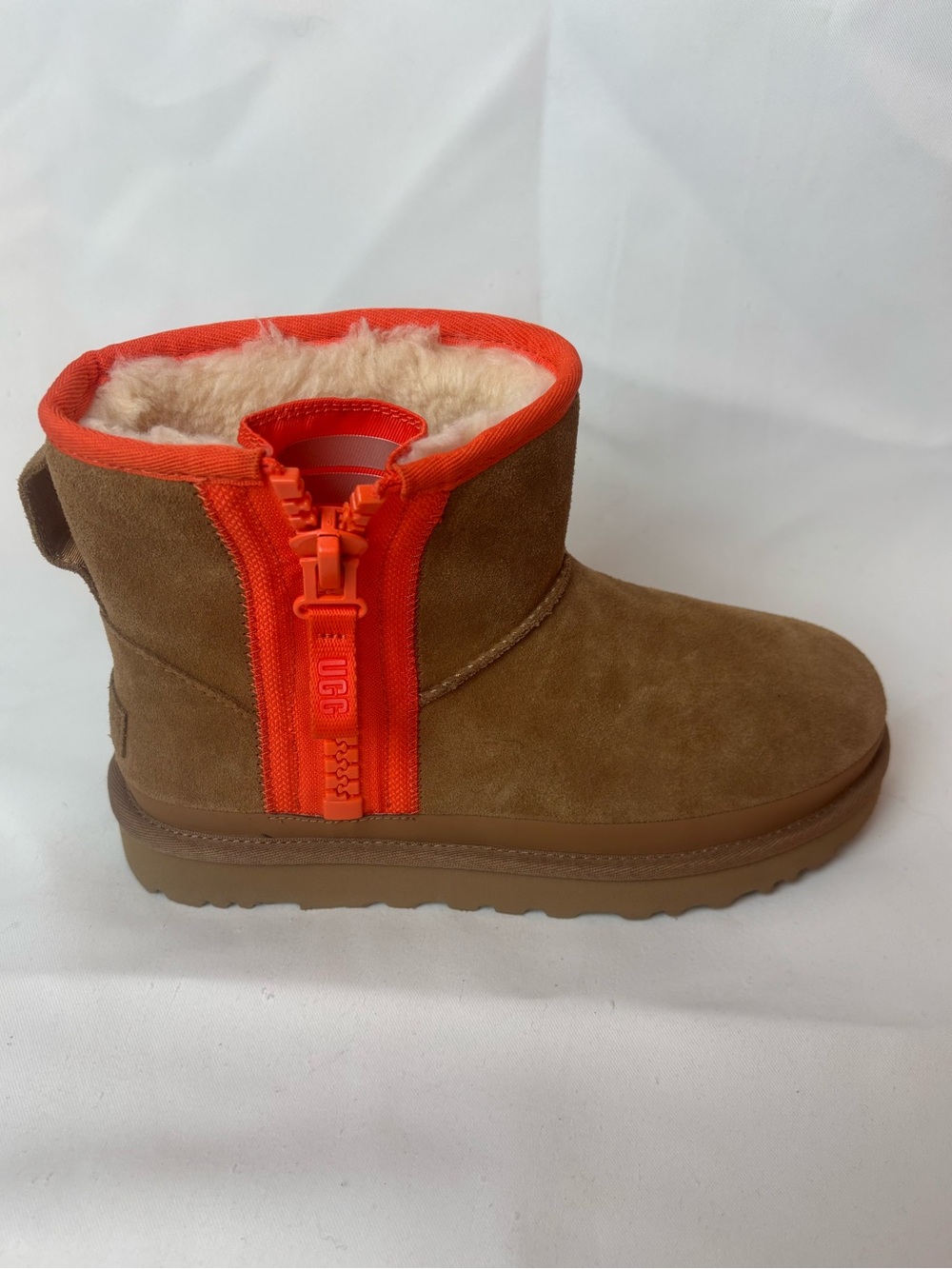 UGG Classic Mini Zipper Tape Logo Boots Chestnut Orange Women’s 8 S/N 1144034